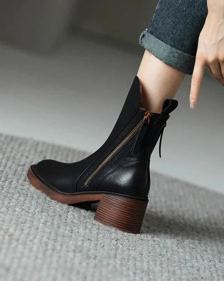 Valorine™ | Bota de piel negra con tacón cómodo, elegante y atemporal